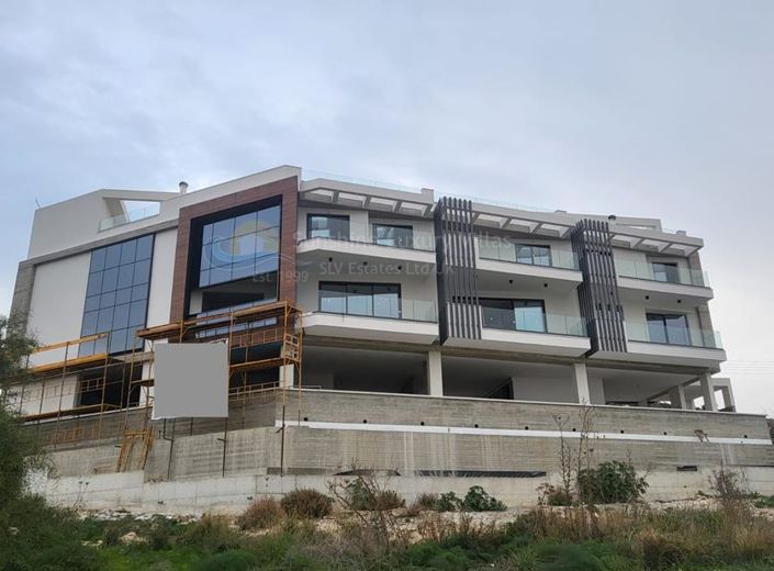 Image No.13-2 Bed Townhouse for sale