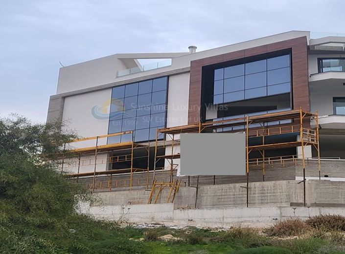 Image No.14-2 Bed Townhouse for sale