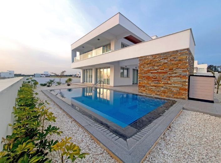 Image No.4-4 Bed Villa for sale