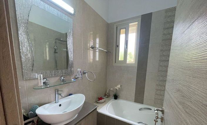 Image No.21-4 Bed Bungalow for sale