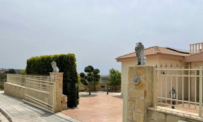 Image No.32-4 Bed Bungalow for sale