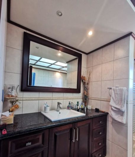 Image No.20-5 Bed Villa for sale