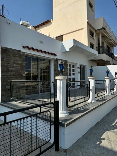 Image No.1-3 Bed Villa for sale