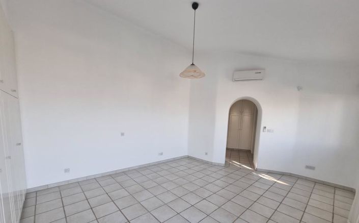 Image No.41-5 Bed Villa for sale