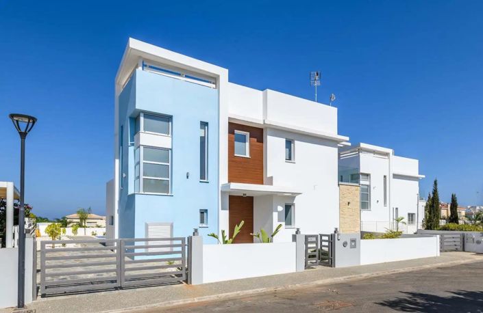 Image No.7-3 Bed Villa for sale