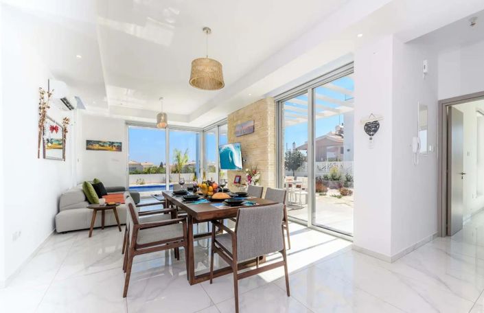 Image No.8-3 Bed Villa for sale