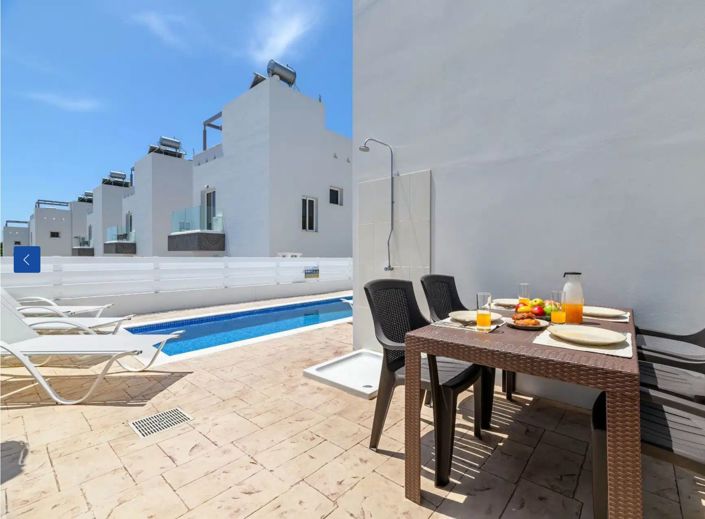 Image No.12-3 Bed Villa for sale