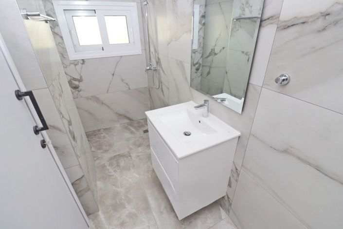 Image No.17-3 Bed Villa for sale