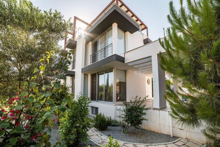 Image No.1-5 Bed Villa for sale