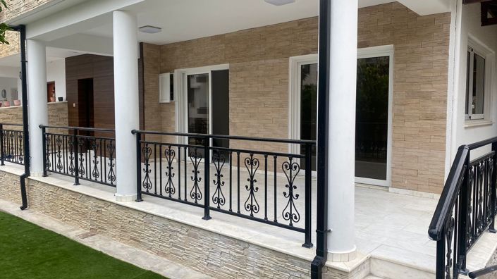 Image No.1-7 Bed Villa for sale
