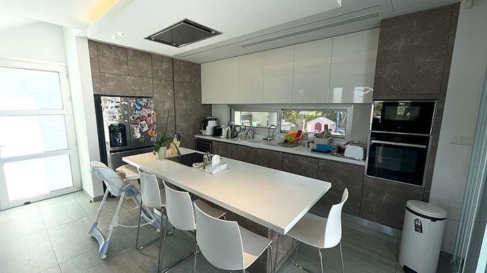 Image No.4-Villa de 6 chambres à vendre à Larnaca