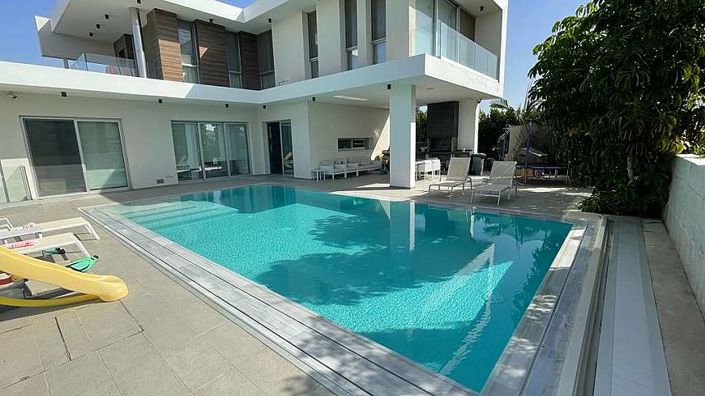 Image No.9-Villa de 6 chambres à vendre à Larnaca