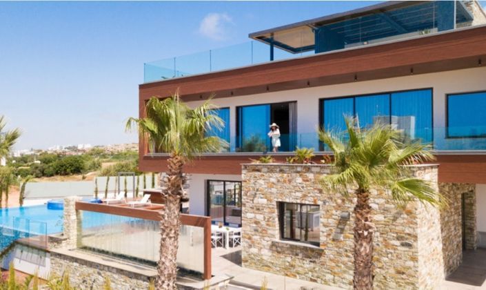 Image No.1-3 Bed Villa for sale