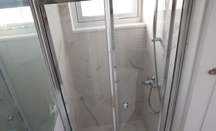 Image No.15-3 Bed Property for sale