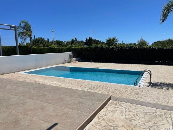 Image No.17-3 Bed Villa for sale