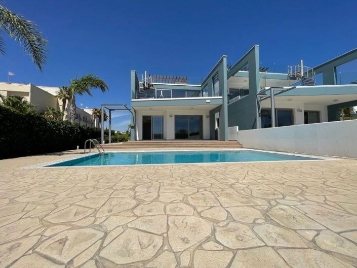 Image No.3-3 Bed Villa for sale