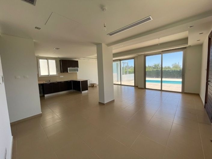 Image No.7-3 Bed Villa for sale