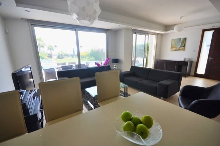 Image No.9-3 Bed Villa for sale