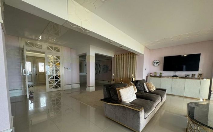 Image No.5-5 Bed Villa for sale