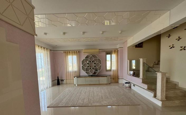 Image No.6-5 Bed Villa for sale