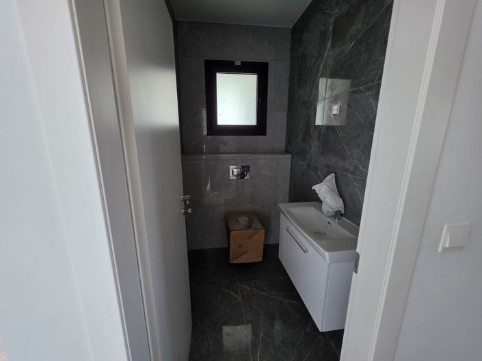 Image No.7-Propriété de 3 chambres à vendre à Germasogeia