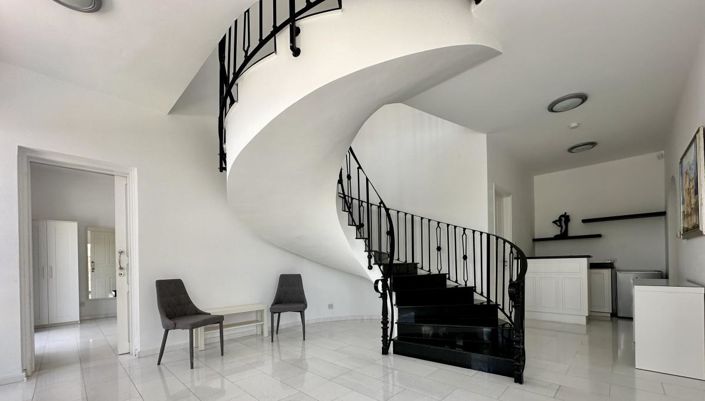 Image No.19-5 Bed Villa for sale