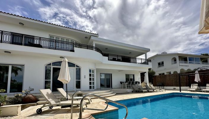 Image No.2-5 Bed Villa for sale