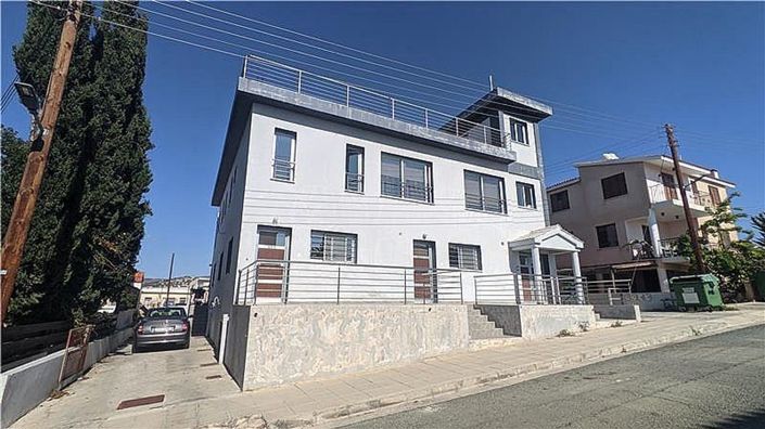 Image No.1-7 Bed Property for sale