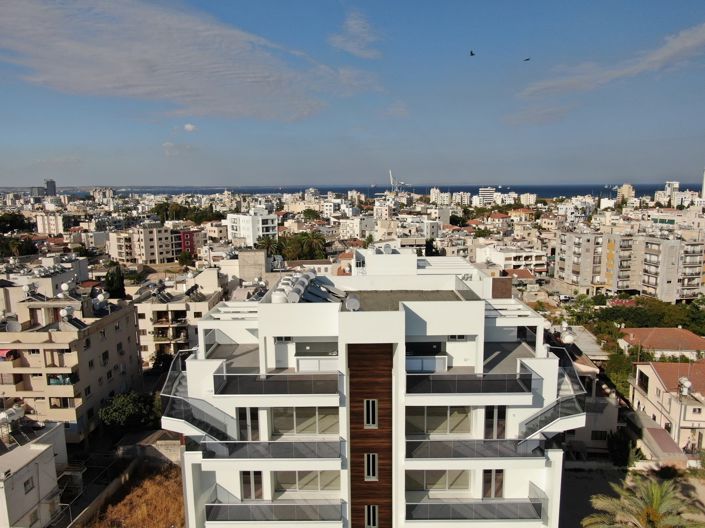 Image No.25-4 Bed Property for sale