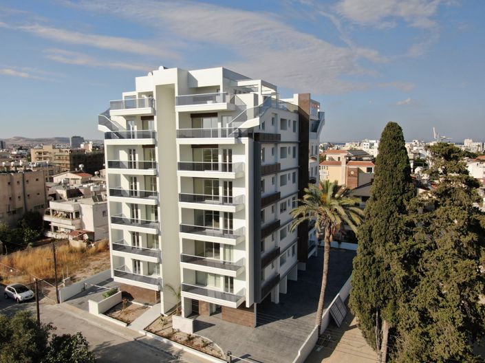 Image No.26-4 Bed Property for sale
