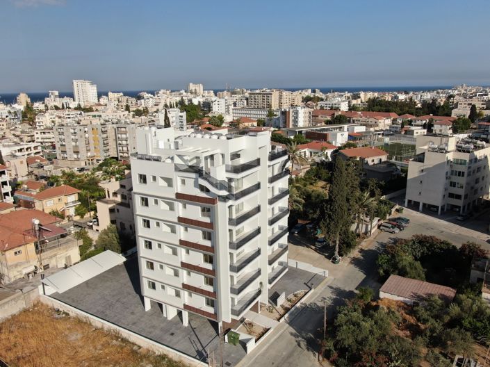 Image No.28-4 Bed Property for sale
