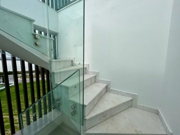 14815948789