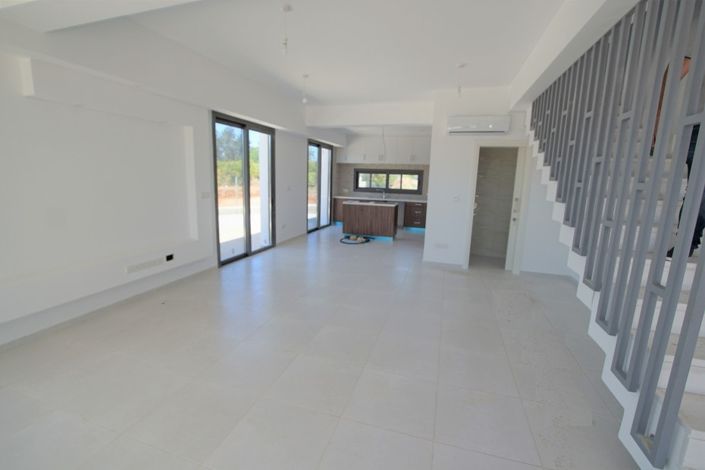 Image No.12-3 Bed Villa for sale