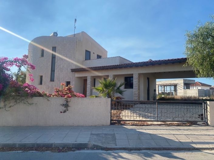 Image No.1-Villa de 4 chambres à vendre à Limassol