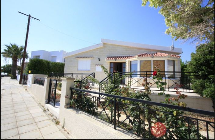 Image No.1-Bungalow de 4 chambres à vendre à Paphos