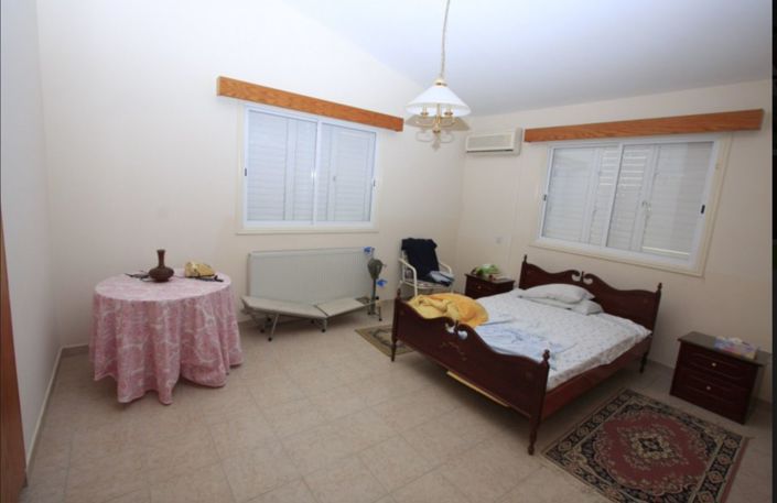 Image No.13-4 Bed Bungalow for sale