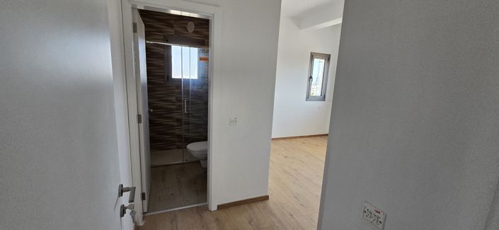 Image No.11-Propriété de 4 chambres à vendre à Zakaki