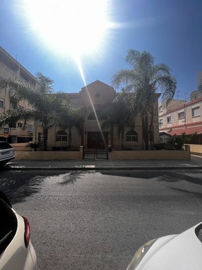 Image No.1-4 Bed Villa for sale
