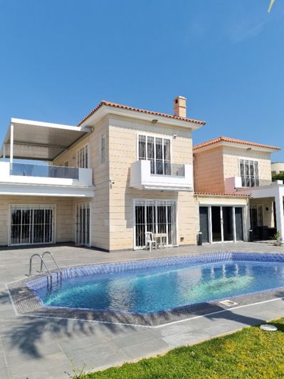 Image No.1-Villa de 4 chambres à vendre à Limassol