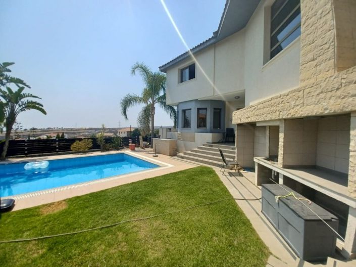 Image No.1-4 Bed Villa for sale