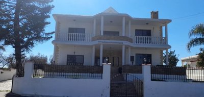 4 Bed Villa for sale