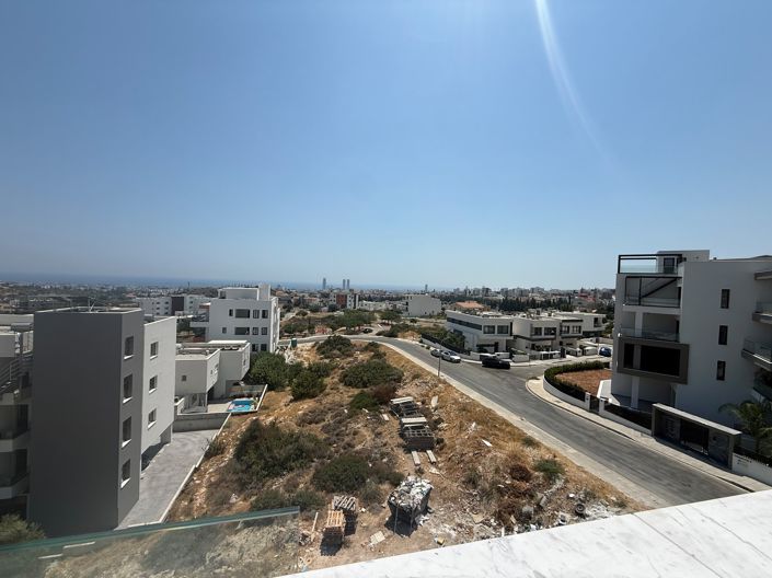 Image No.6-2 Bed Property for sale
