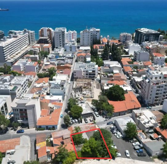 Image No.1-Terrain de 9 chambres à vendre à Limassol