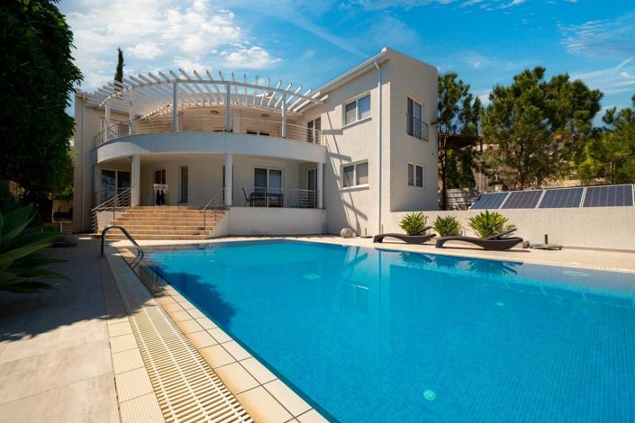 Image No.1-4 Bed Villa for sale