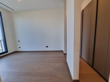 14677225318