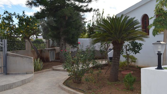 Image No.2-3 Bed Villa for sale