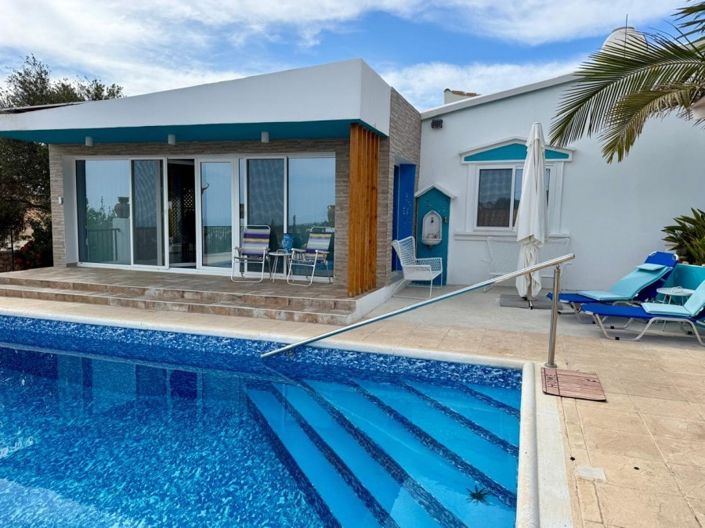 Image No.1-4 Bed Bungalow for sale