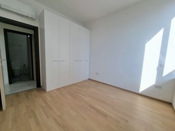 14677762943