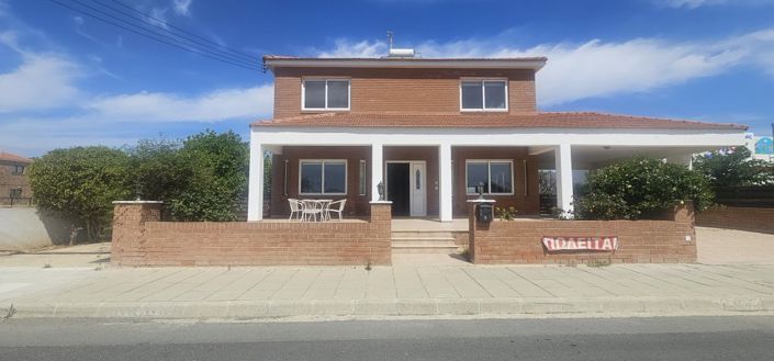 Image No.1-4 Bed Villa for sale