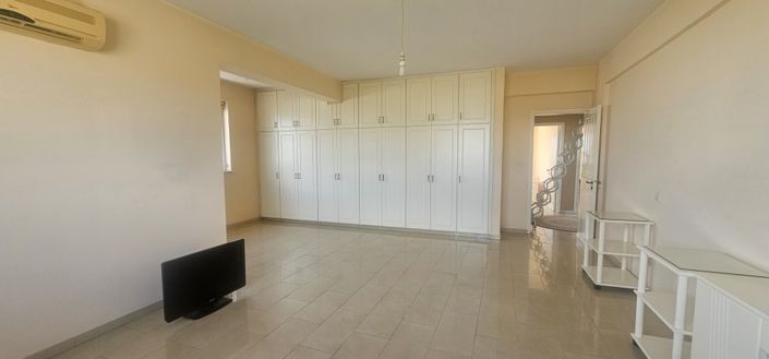 Image No.18-Villa de 4 chambres à vendre à Larnaca